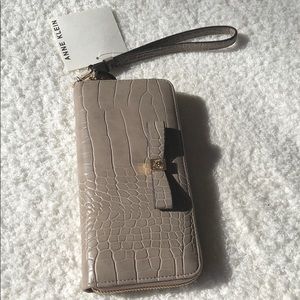 😍NEW‼️ANNE KLEIN BOW SLIM Z/A Wrislet WALLET😍
